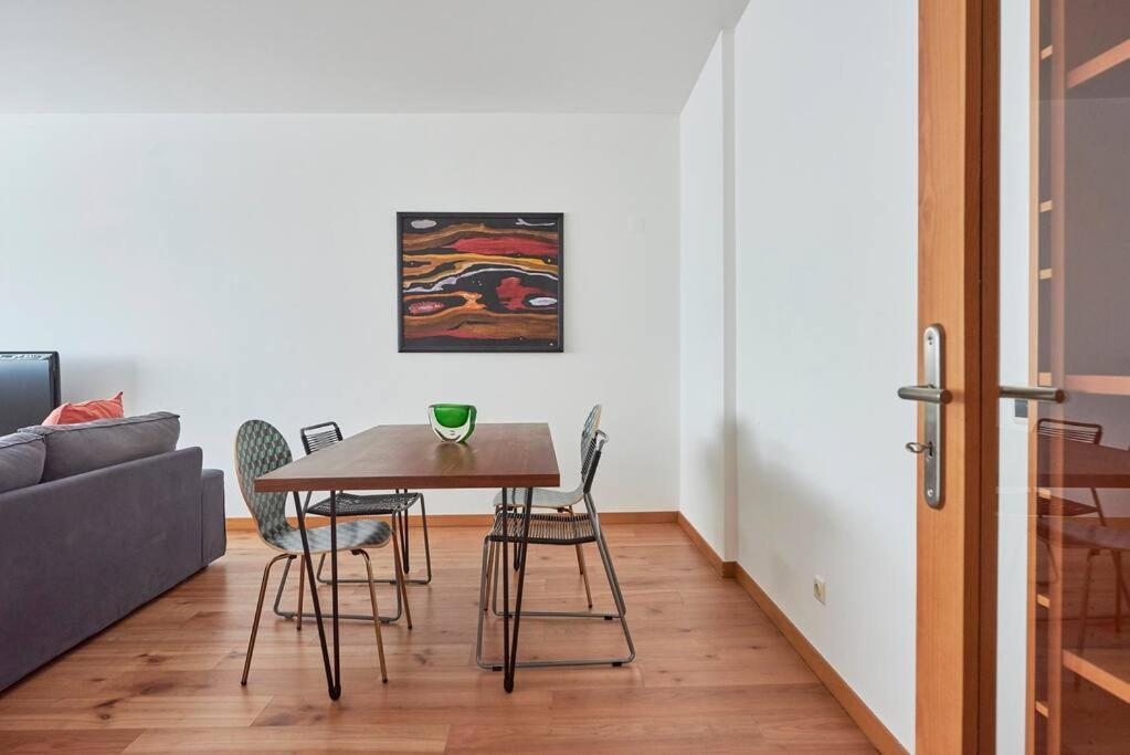 Modern Apartment In Parque Das Nacoes Лиссабон Экстерьер фото